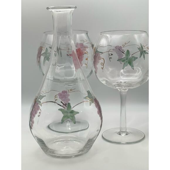 Vintage Grape Motif Wine Decanter with 2 Matching Goblets Glass Set - Picture 4 of 13